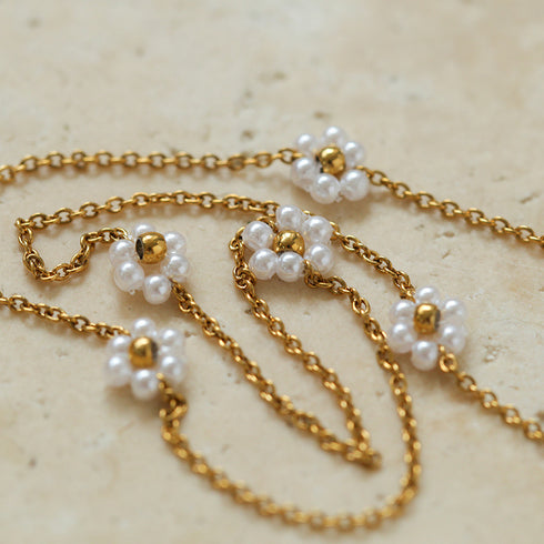 Dainty Flower Pearl Necklace - Zafari Studio Jewelry