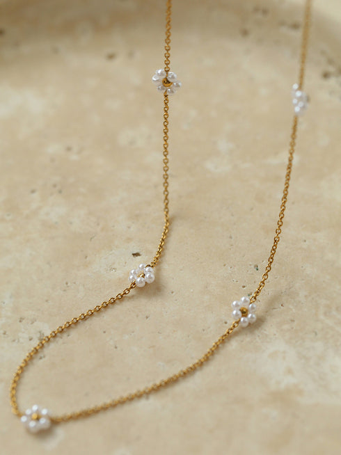 Dainty Flower Pearl Necklace - Zafari Studio Jewelry