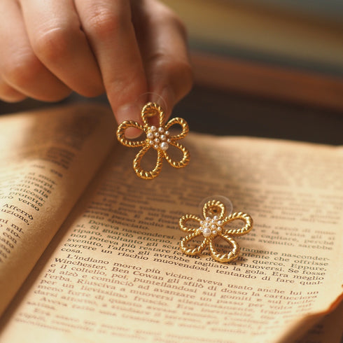 Flower Hollow Pearl Earrings - Zafari Studio Jewelry