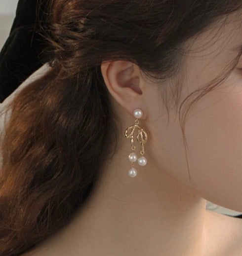 Bow Baroque Freshwater Pearl Earrings - Zafari Studio Jewelry