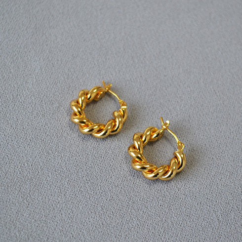 Twisted Gold Hoop Earrings - Zafari Studio - Zafari Jewlery