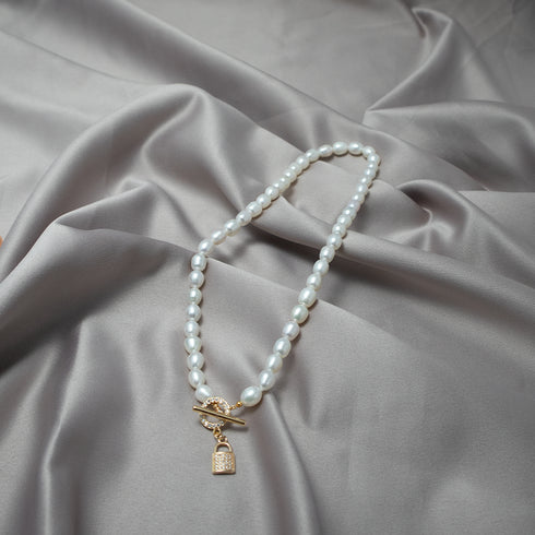 Lock Freshwater Pearls Necklace - Zafari Studio Jewelry