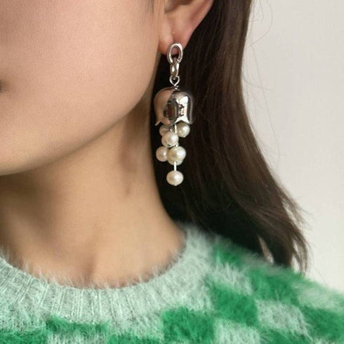 Lily of the valley pearl earrings - Zafari Studio Jewelry