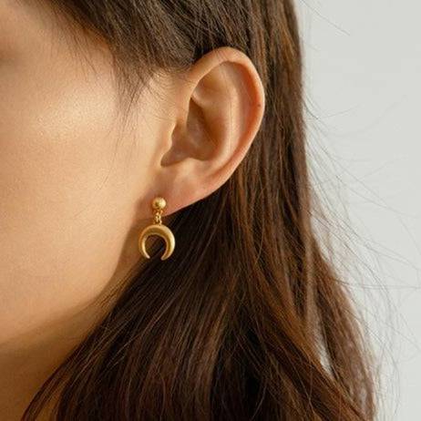 Vintage Brushed Gold Unicorn Earrings - Zafari Studio Jewelry