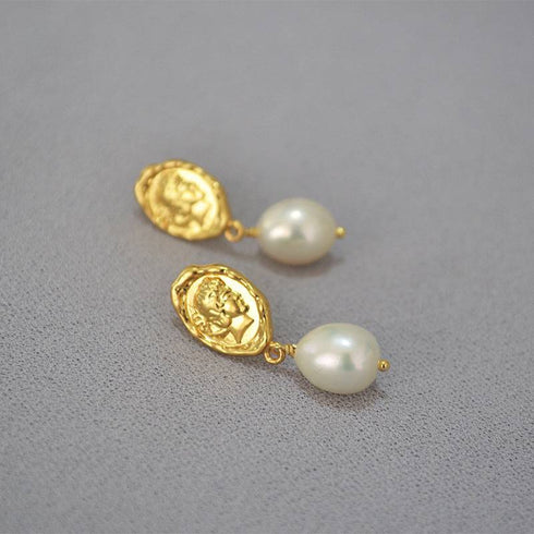 Face coin gold freshwater pearl earrings - Zafari Studio Jewelry