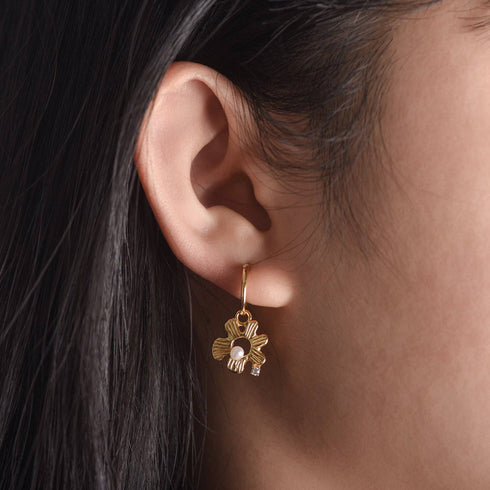 Vintage Daisy Flower Necklace Bracelet Earrings Gold Vermeil (Purchase Individually) - Zafari Studio Jewelry