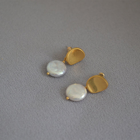 Gold Button pearl earrings - Zafari Studio Jewelry