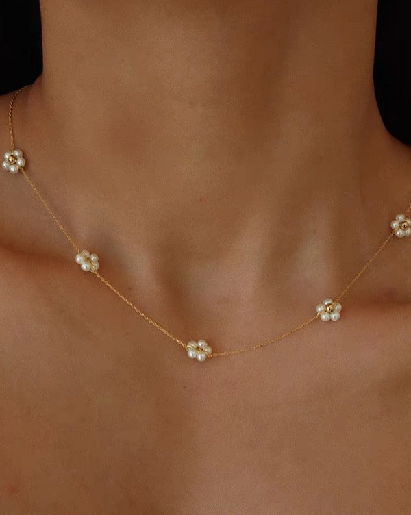 Dainty Flower Pearl Necklace - Zafari Studio Jewelry