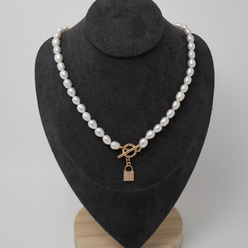 Lock Freshwater Pearls Necklace - Zafari Studio Jewelry