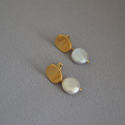Gold Button pearl earrings - Zafari Studio Jewelry