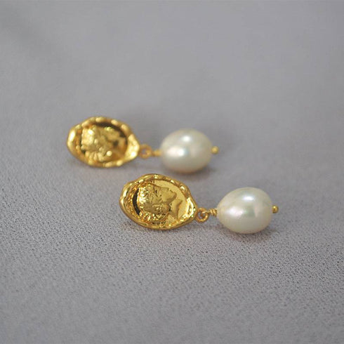 Face coin gold freshwater pearl earrings - Zafari Studio Jewelry