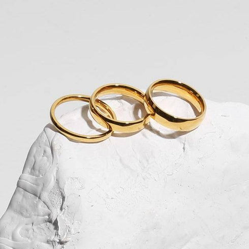 Modern Gold Signet Ring - Zafari Studio Jewelry