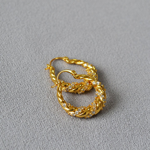 Twisted CZ Gold Ring - Zafari Studio Jewelry