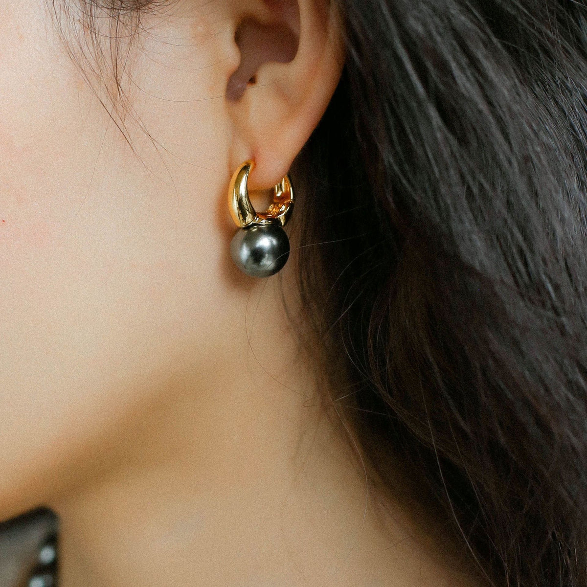 Classic Bucket-Shaped Swarovski Pearl Earrings - Zafari Studio - Zafari Jewlery 