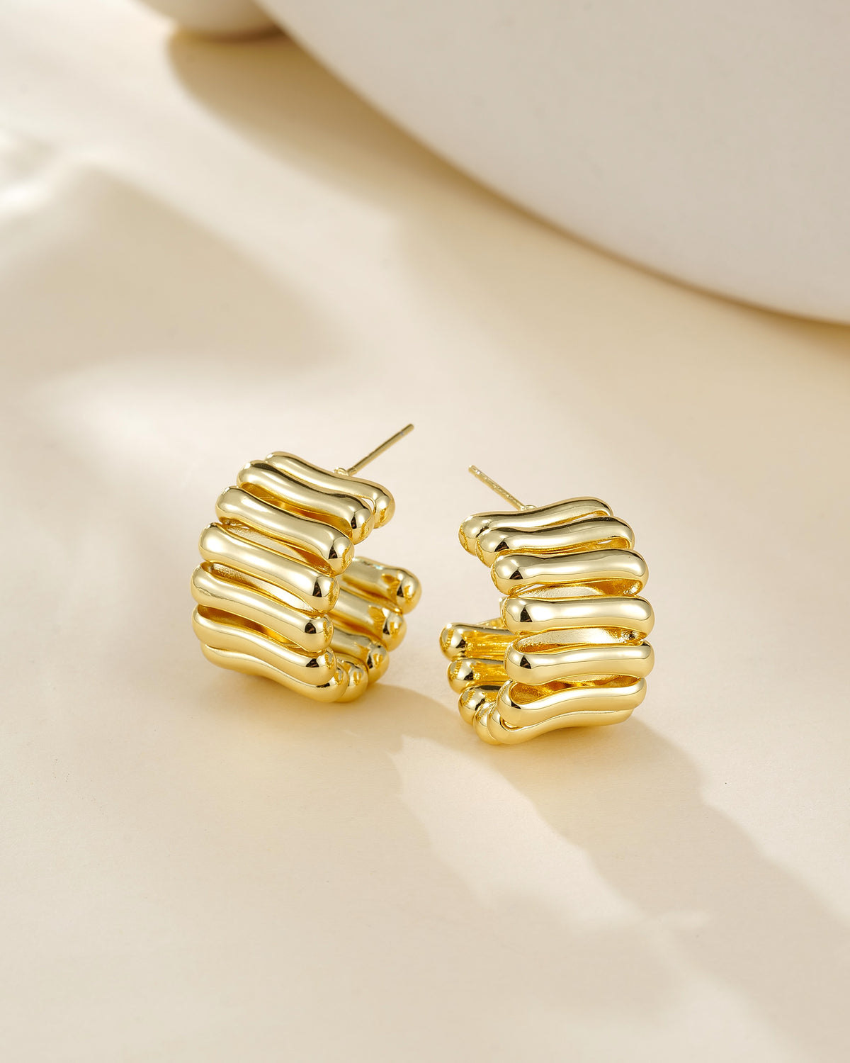 Ribbed C-Hoop Earrings - earrings | ZAFARI Studio Jewelry