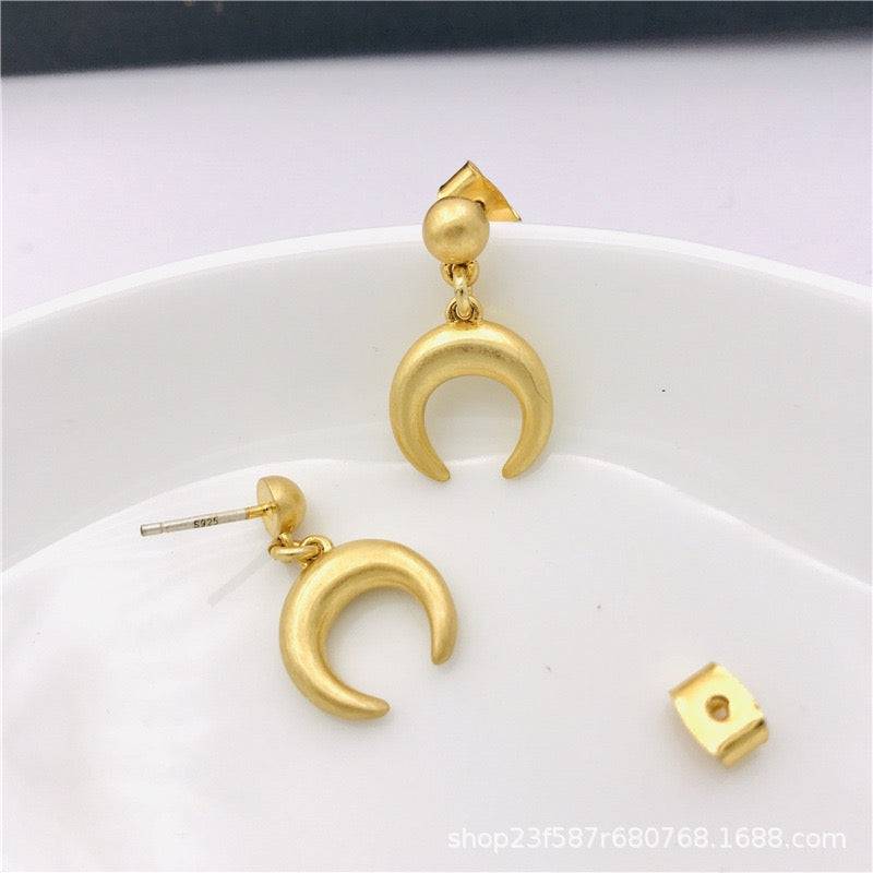 Vintage Brushed Gold Unicorn Earrings - Zafari Studio Jewelry