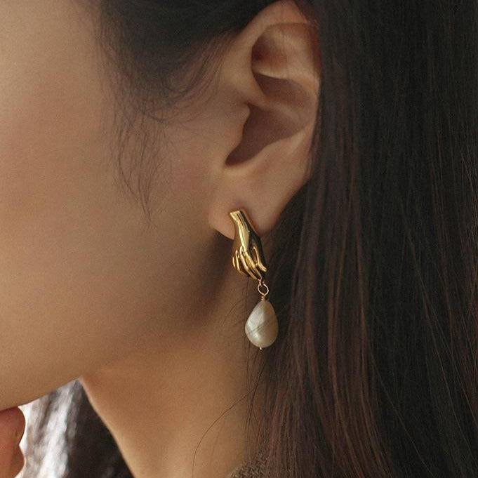 Finger Pearl Gold Earrings - Zafari Studio Jewelry