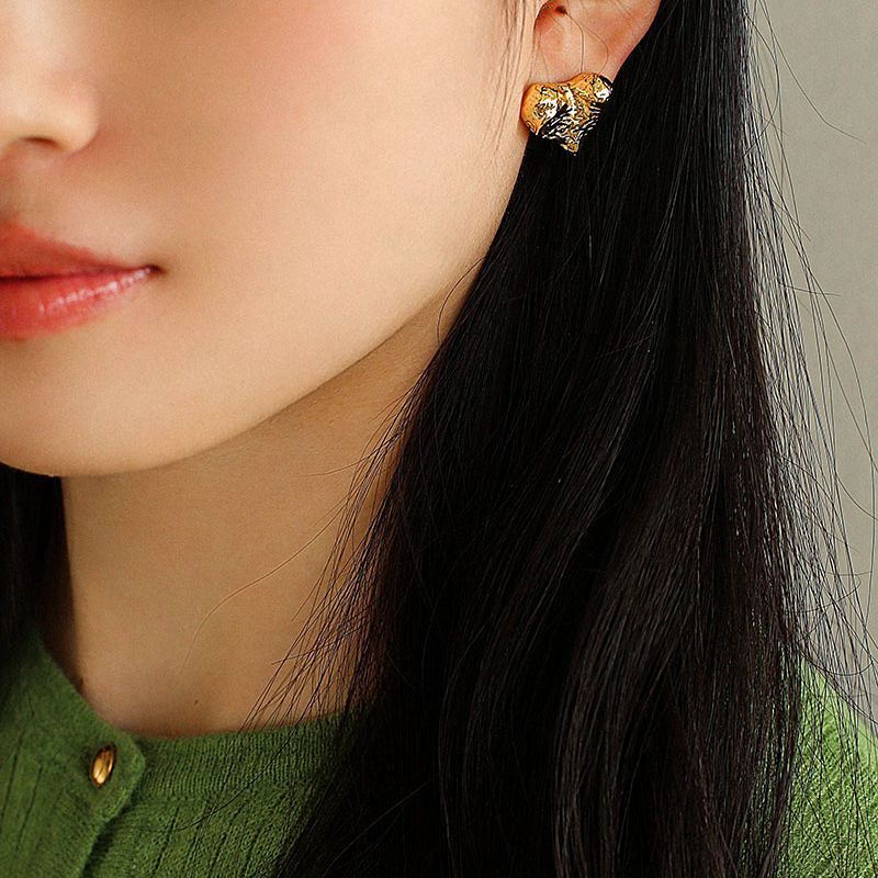 Trendy Heart Gold Earrings - Zafari Studio Jewelry